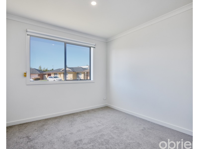 19 Rees Close, Drouin VIC 3818