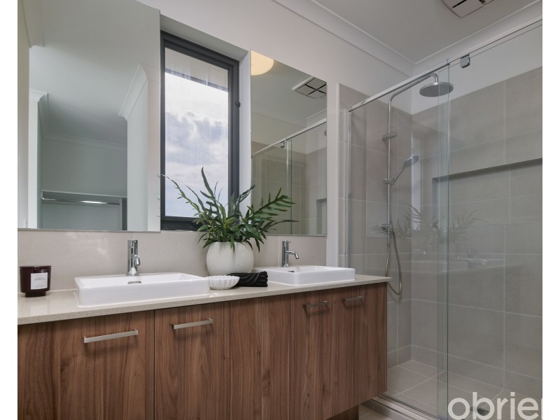 13 Bell Heather Boulevard, Warragul VIC 3820