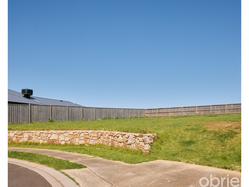 8 Sheraton Rise, Drouin VIC 3818