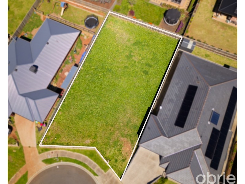 8 Sheraton Rise, Drouin VIC 3818