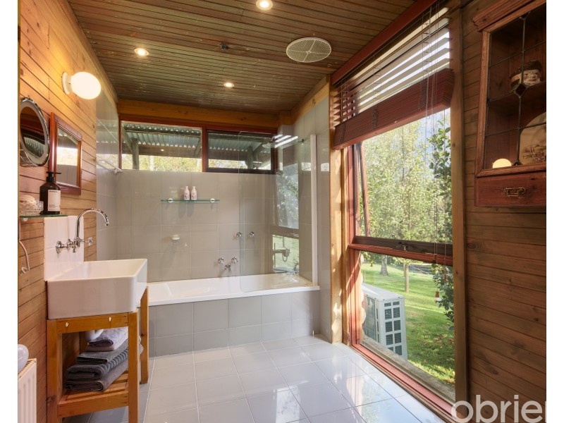 466 Duggan North Road, Fumina VIC 3825