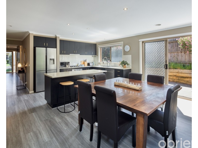 12 Eucalypt Court, Drouin VIC 3818
