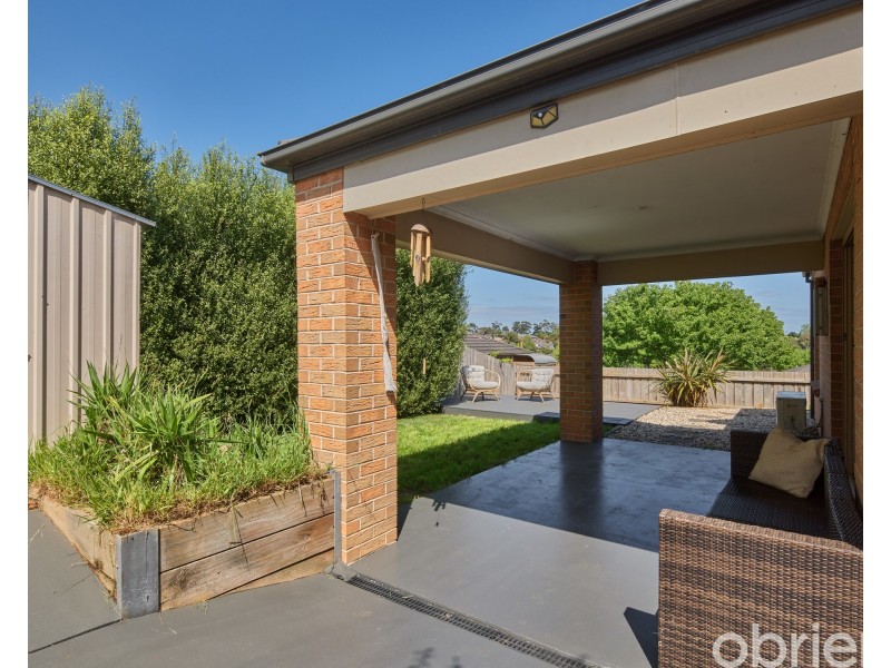 12 Eucalypt Court, Drouin VIC 3818