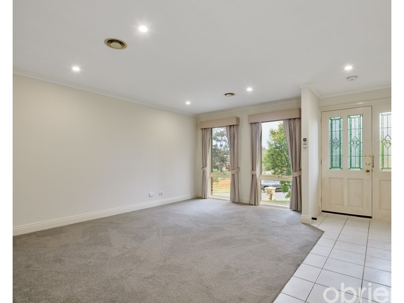 1/71 Victoria Street, Drouin VIC 3818