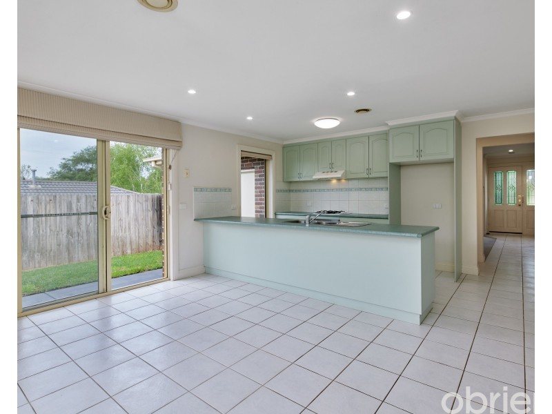 1/71 Victoria Street, Drouin VIC 3818