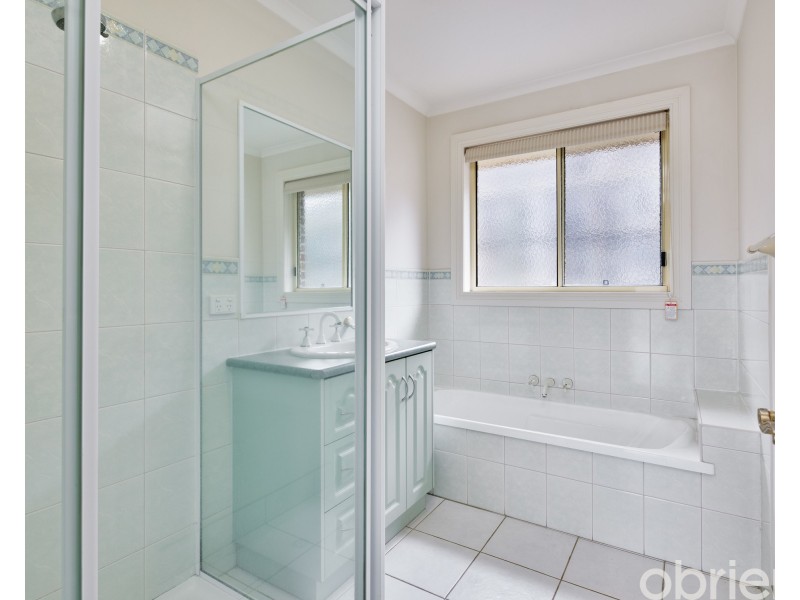 1/71 Victoria Street, Drouin VIC 3818