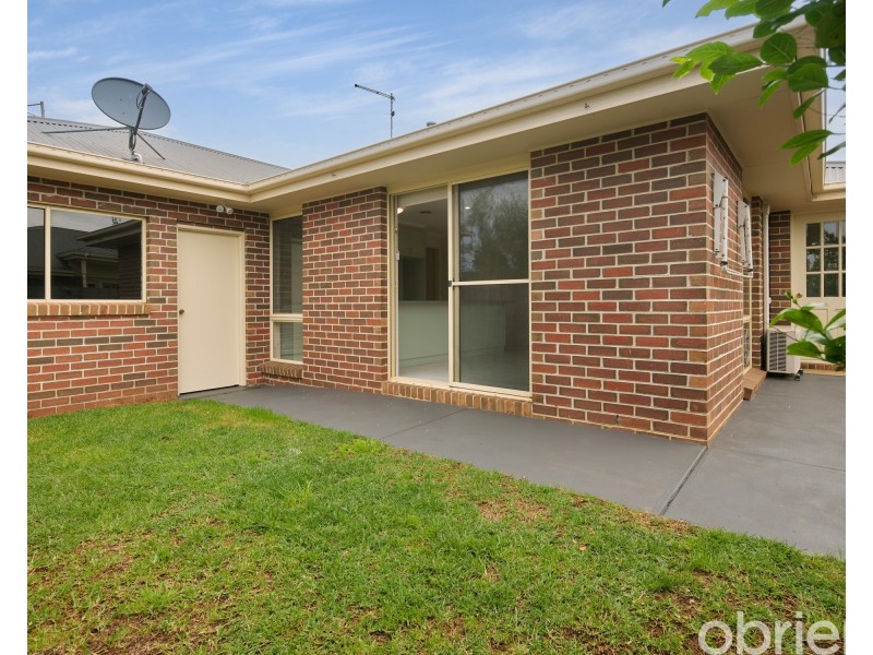 1/71 Victoria Street, Drouin VIC 3818