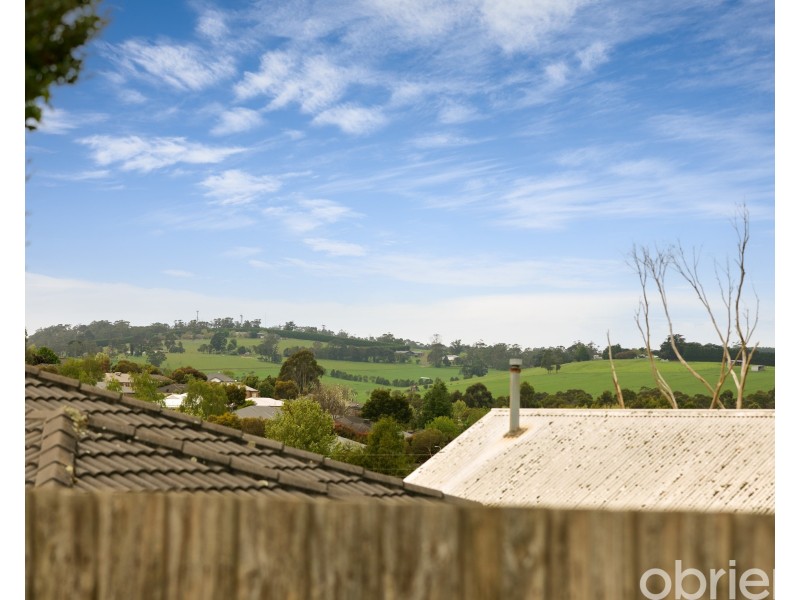 1/71 Victoria Street, Drouin VIC 3818