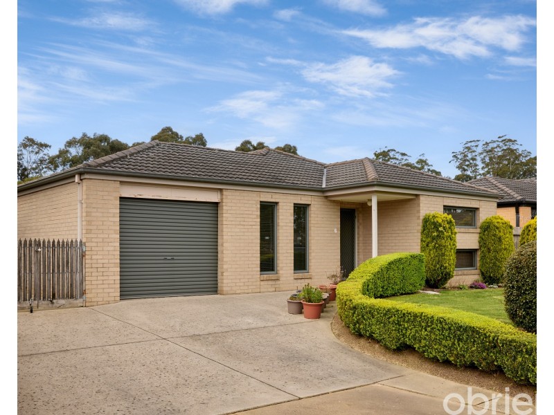 6 Oberon Place, Drouin VIC 3818