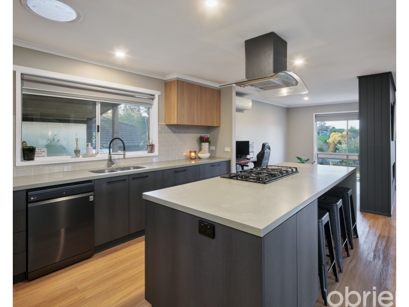 2 Edward Street, Drouin VIC 3818