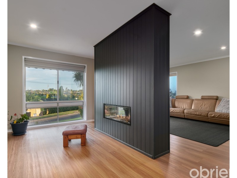 2 Edward Street, Drouin VIC 3818