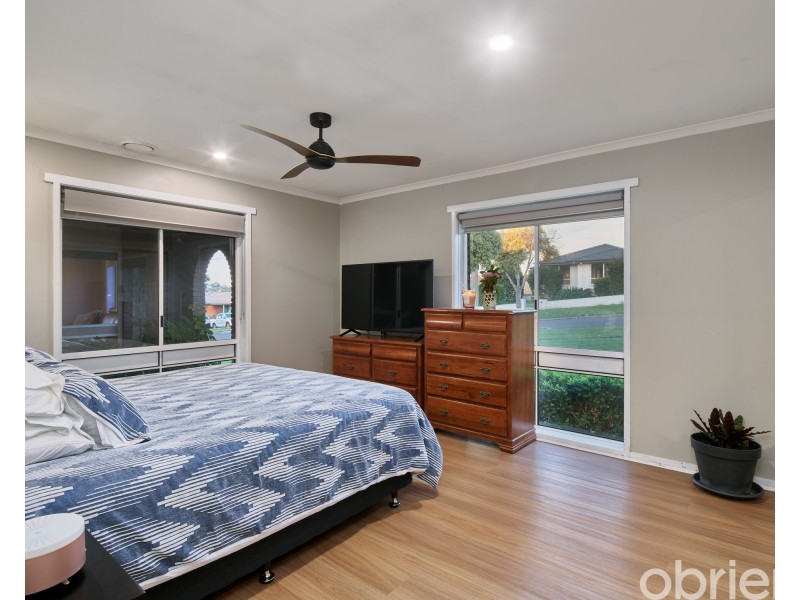 2 Edward Street, Drouin VIC 3818