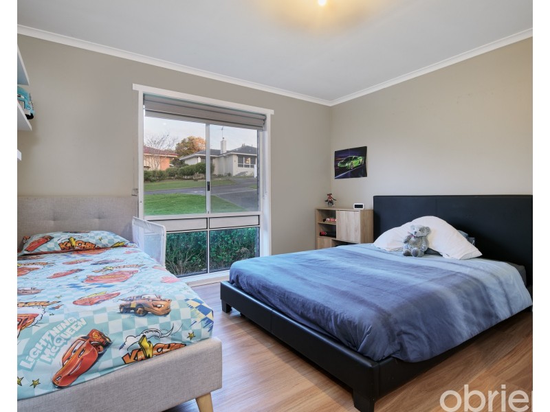 2 Edward Street, Drouin VIC 3818