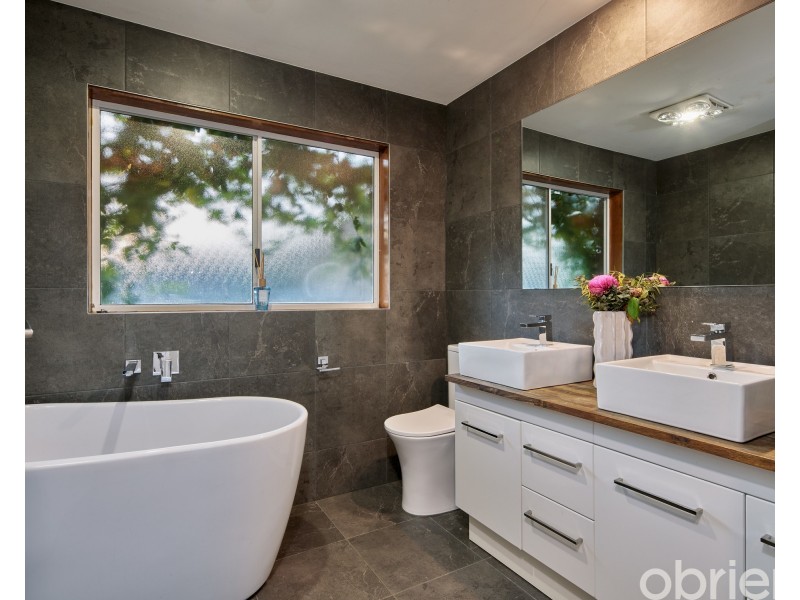 2 Edward Street, Drouin VIC 3818