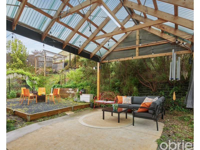 2 Red Hill Court, Neerim South VIC 3831