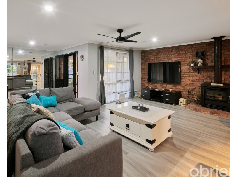 43 Longwarry Road, Drouin VIC 3818