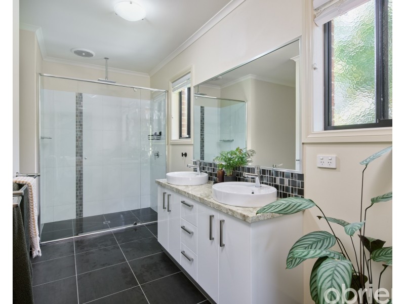 189 Twin Ranges Drive, Warragul VIC 3820