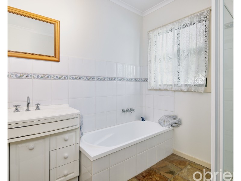 825 Main South Road, Drouin South VIC 3818