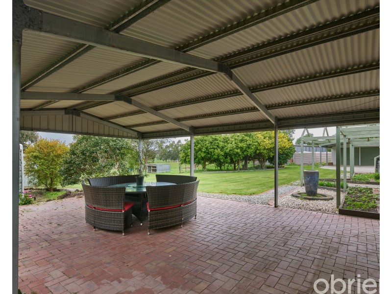 825 Main South Road, Drouin South VIC 3818