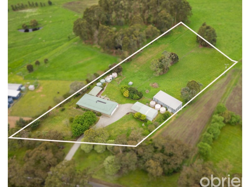 825 Main South Road, Drouin South VIC 3818