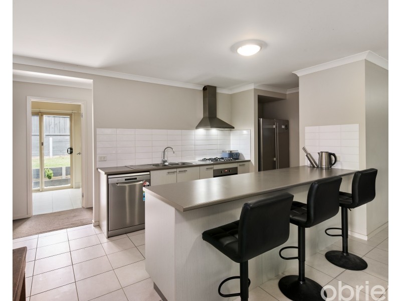 14 Folkstone Court, Drouin VIC 3818