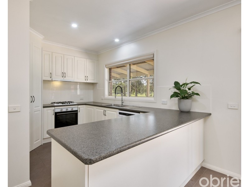 10 Carlile Court, Drouin VIC 3818
