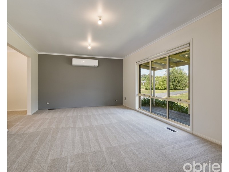 10 Carlile Court, Drouin VIC 3818