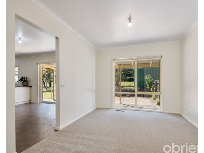10 Carlile Court, Drouin VIC 3818