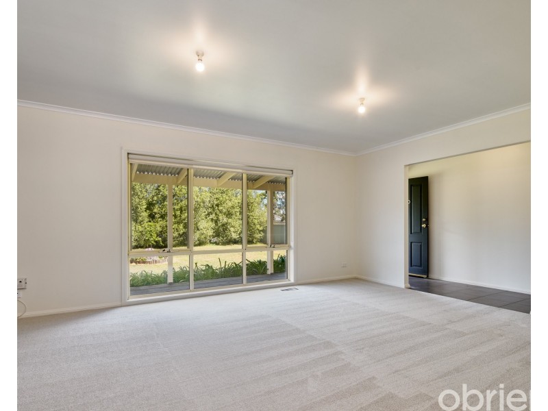10 Carlile Court, Drouin VIC 3818