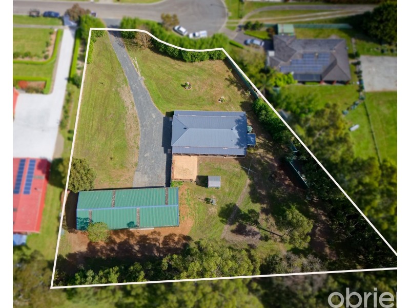 10 Carlile Court, Drouin VIC 3818