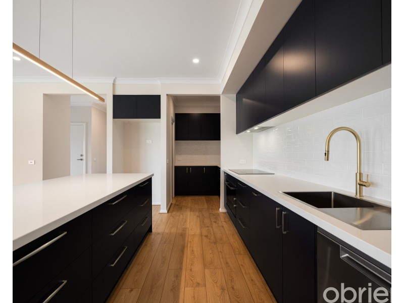 15 Regent Avenue, Warragul VIC 3820