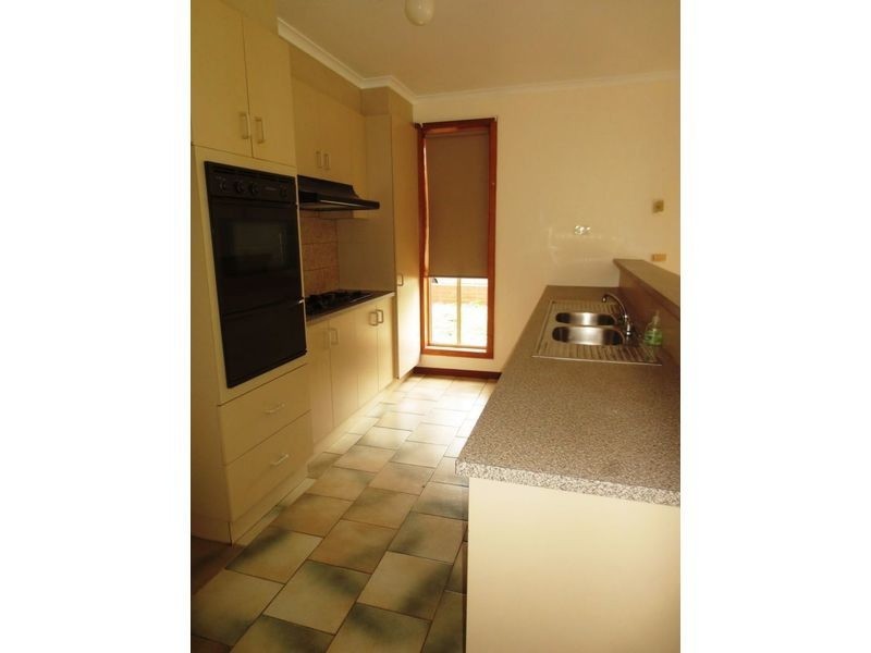 1/11 Cambridge Street, Altona VIC 3018