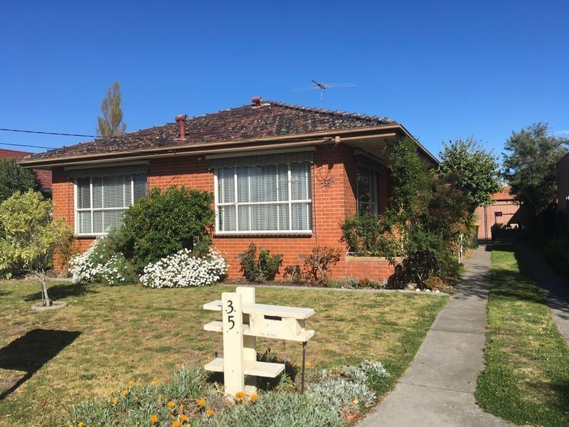 35 Curlew Avenue, Altona VIC 3018