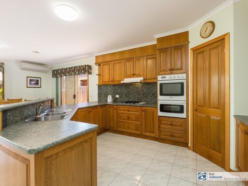 17 Spicer Boulevard, Altona Meadows VIC 3028