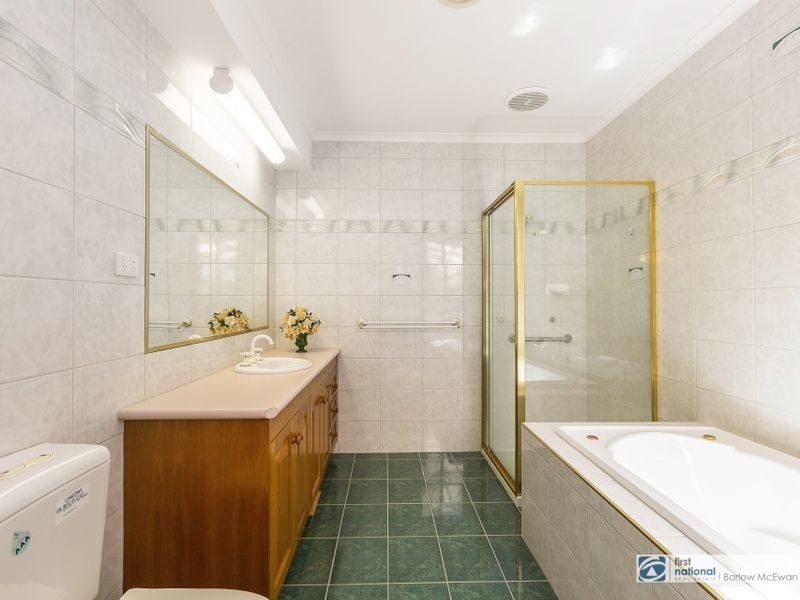 17 Spicer Boulevard, Altona Meadows VIC 3028