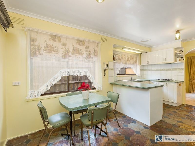15 Merton Street, Altona Meadows VIC 3028