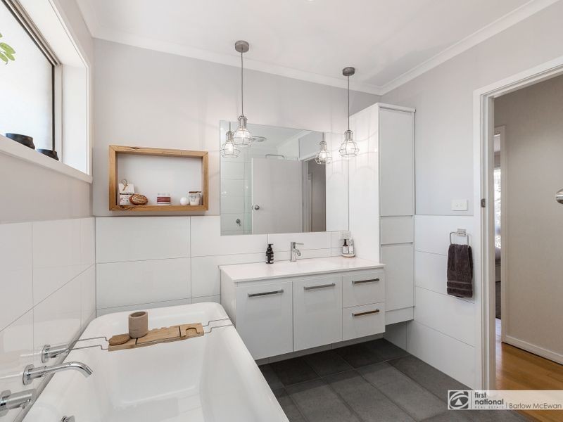 128 Grieve Parade, Altona VIC 3018