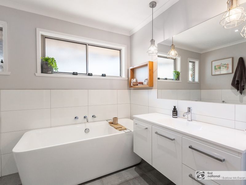 128 Grieve Parade, Altona VIC 3018