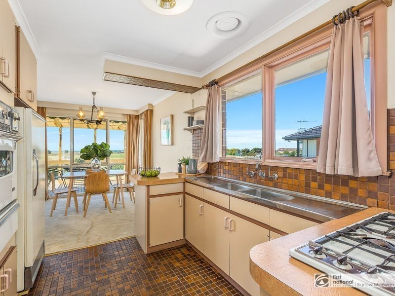 86 Simmons Drive, Seaholme VIC 3018