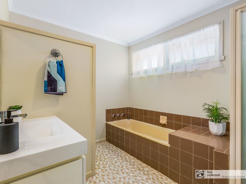 86 Simmons Drive, Seaholme VIC 3018