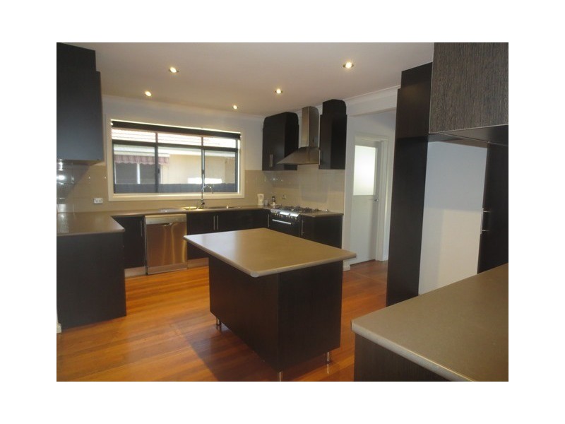 11 Finley Road, Altona VIC 3018