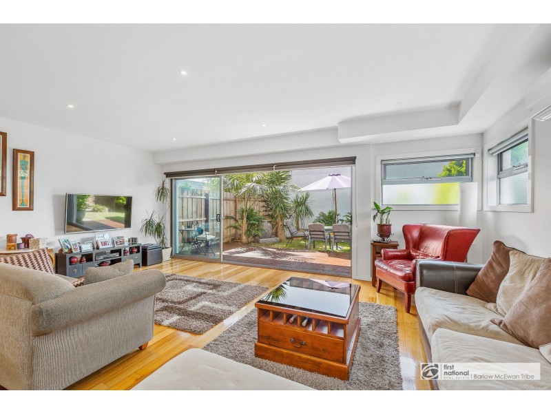 2/27-29 Millers Road, Altona VIC 3018