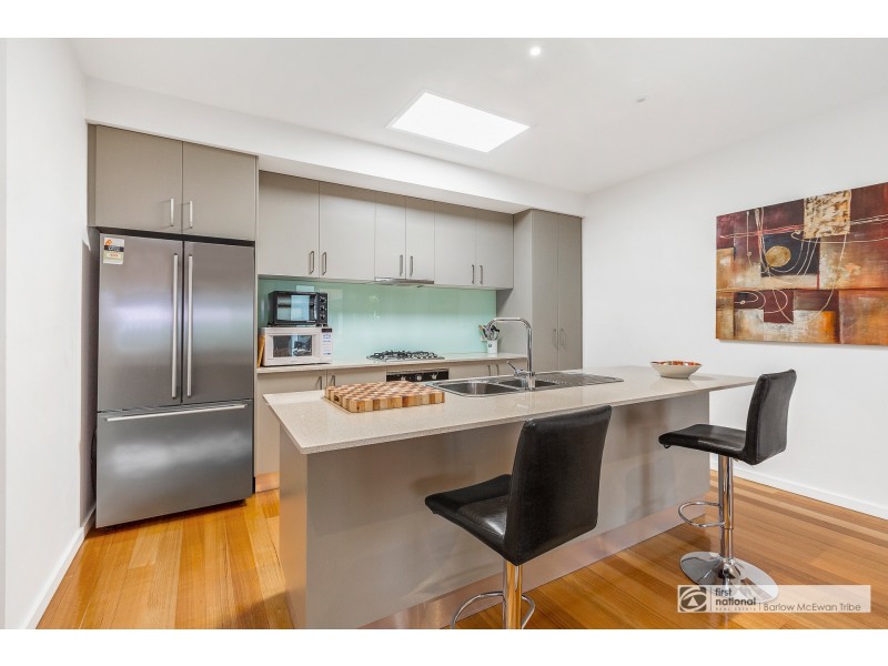 2/27-29 Millers Road, Altona VIC 3018