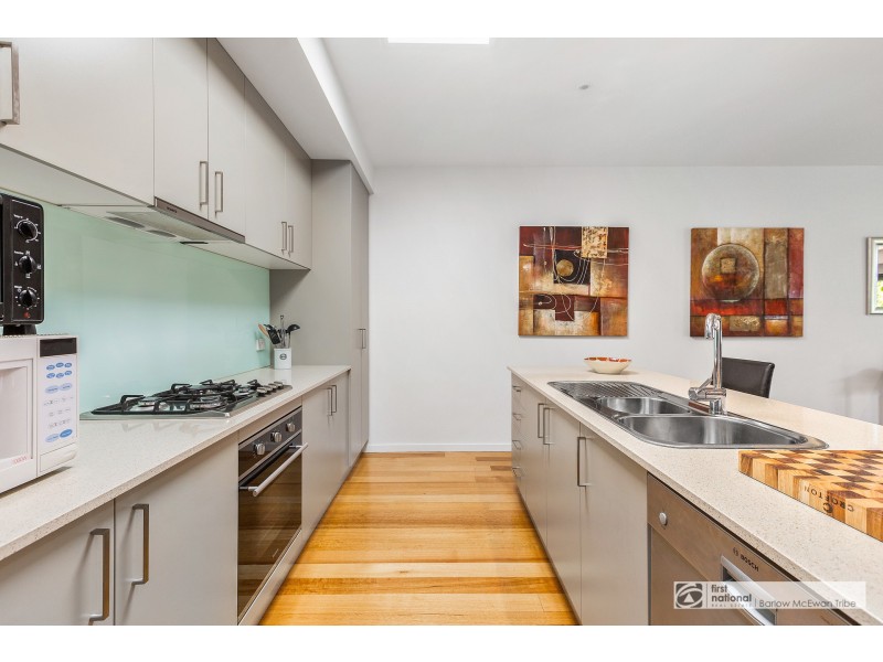 2/27-29 Millers Road, Altona VIC 3018