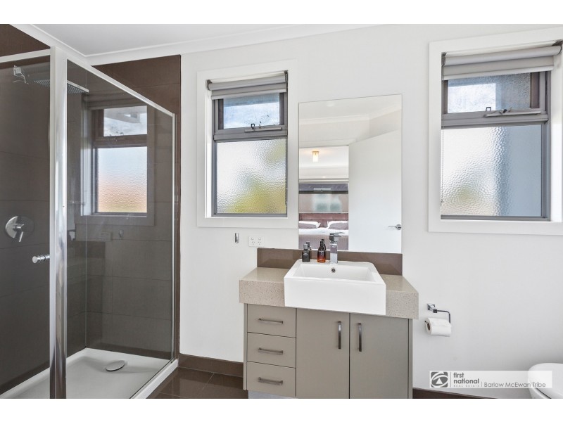 2/27-29 Millers Road, Altona VIC 3018