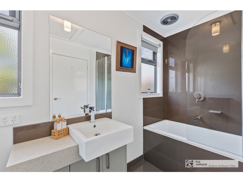 2/27-29 Millers Road, Altona VIC 3018