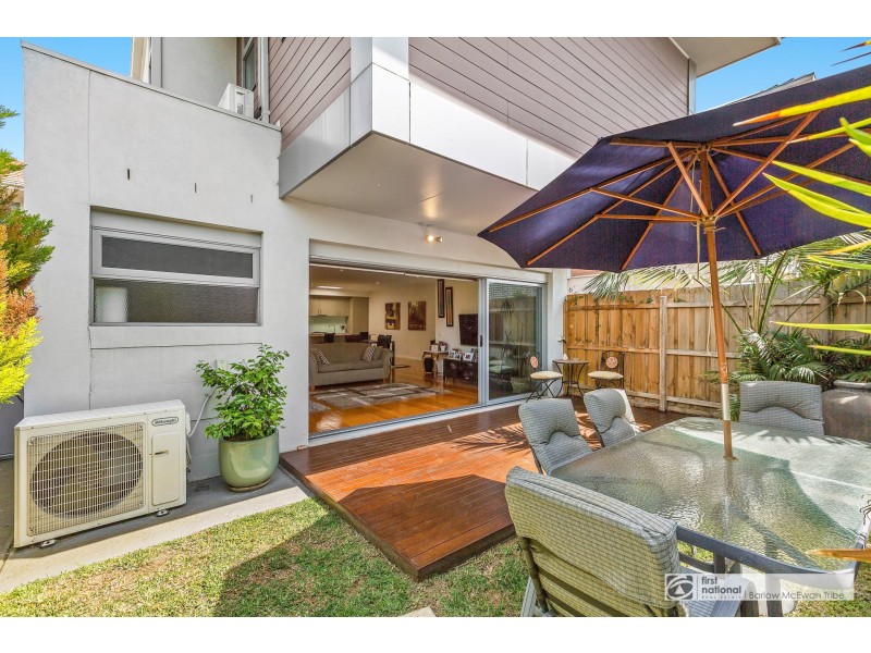 2/27-29 Millers Road, Altona VIC 3018