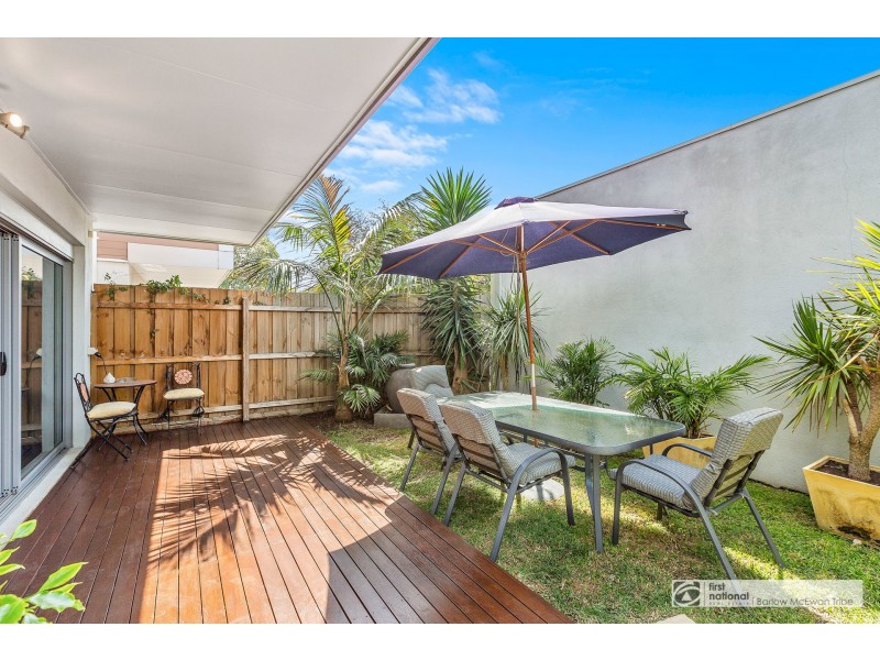 2/27-29 Millers Road, Altona VIC 3018