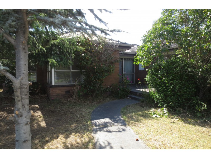 14 Chifley Avenue, Altona VIC 3018