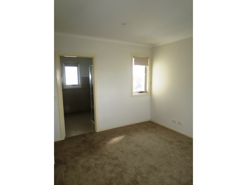 106 Blackshaws Road, South Kingsville VIC 3015